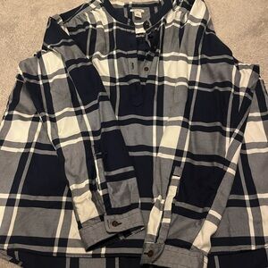 L.L. Bean Women’s Navy and off White plaid button down shirt  -m